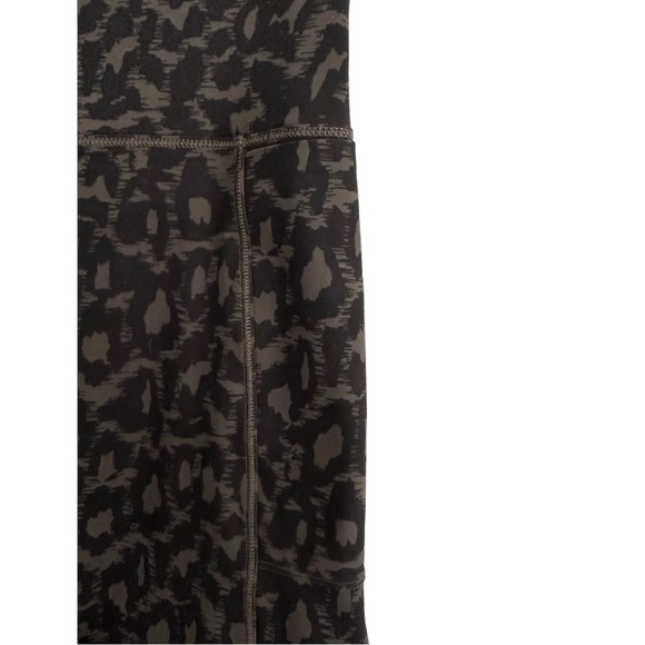 Vuori bike shorts and sports bra set Size M - Picture 5 of 7